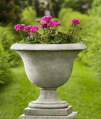WHY SHOULD I USE A GARDEN PLANTER?