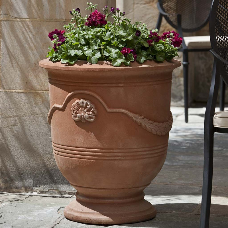 Campania International Coquille Anduze Urn in Terra Rosa set of 3