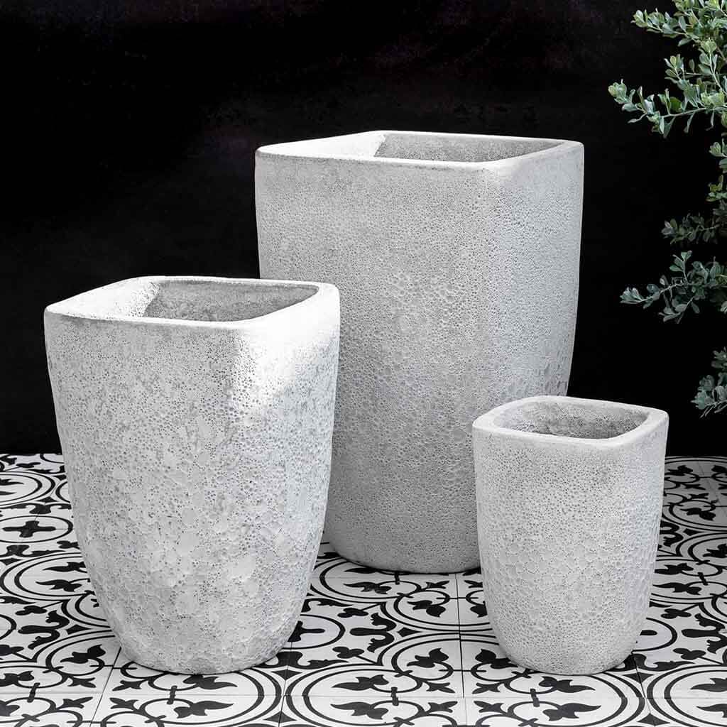 Campania International Teo Planter in White Coral set of 3 | The Garden ...