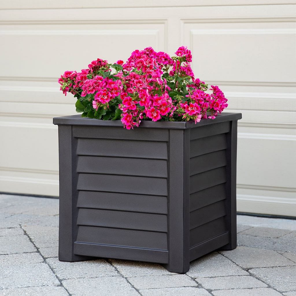 Mayne Lakeland Planter